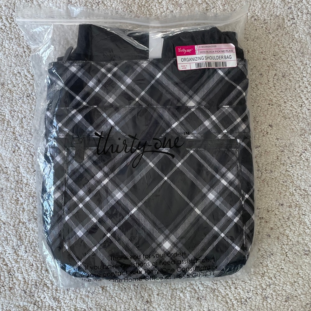 Thirty-One Organizing Shoulder Bag & wallet.